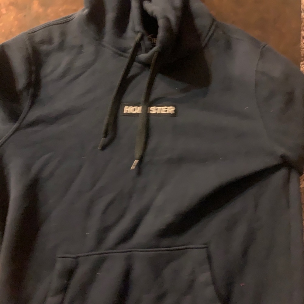 Dark blue Hollister sweater never worn